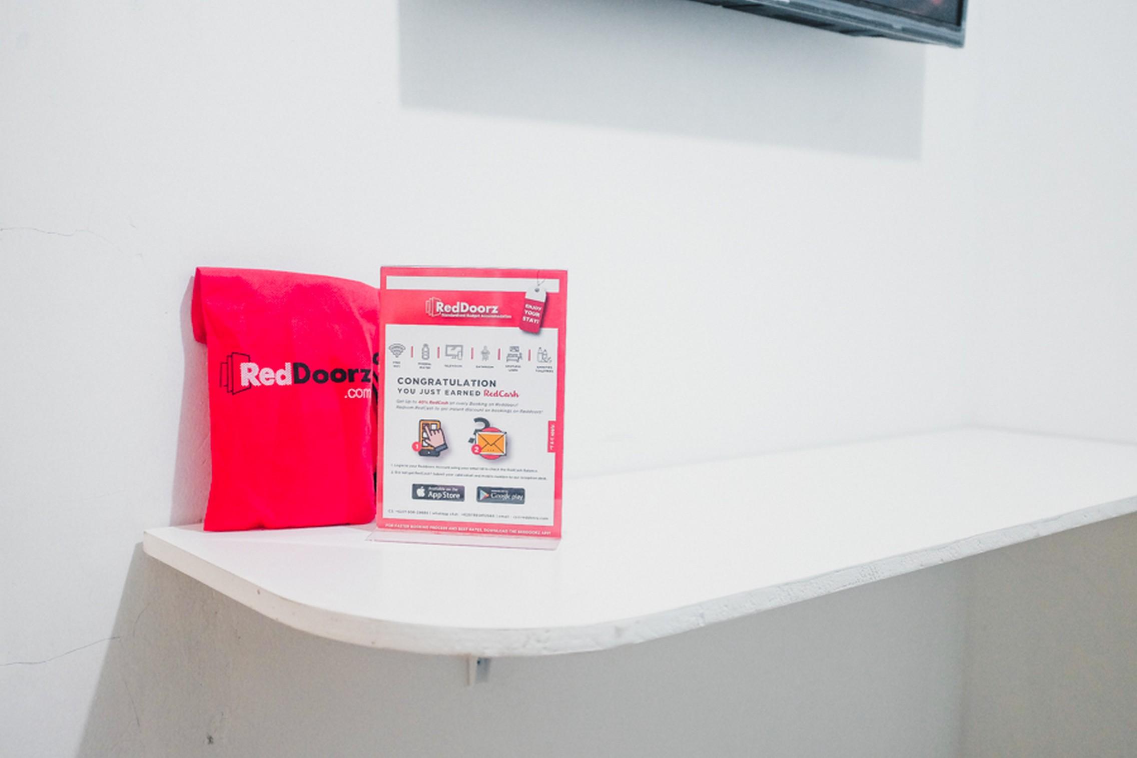 Reddoorz Near Hayam Wuruk Plaza Hotell Jakarta Eksteriør bilde