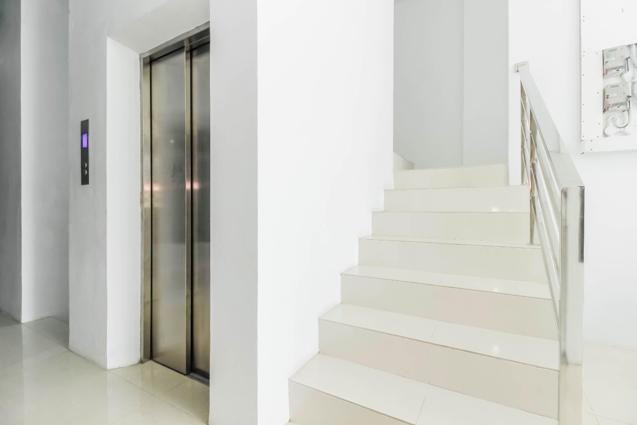 Reddoorz Near Hayam Wuruk Plaza Hotell Jakarta Eksteriør bilde